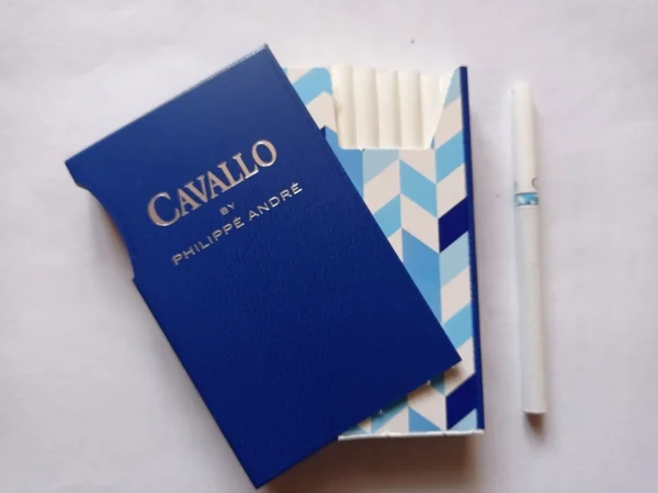 Cavallo By Philippe Andre Sigara paketi, özel tasarımı ve premium tütün karışımı ile dikkat çekiyor.