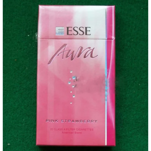 Esse Aura Pink Strawberry Sigara paketi, çilek aroması ve pembe tasarımı ile dikkat çekiyor.