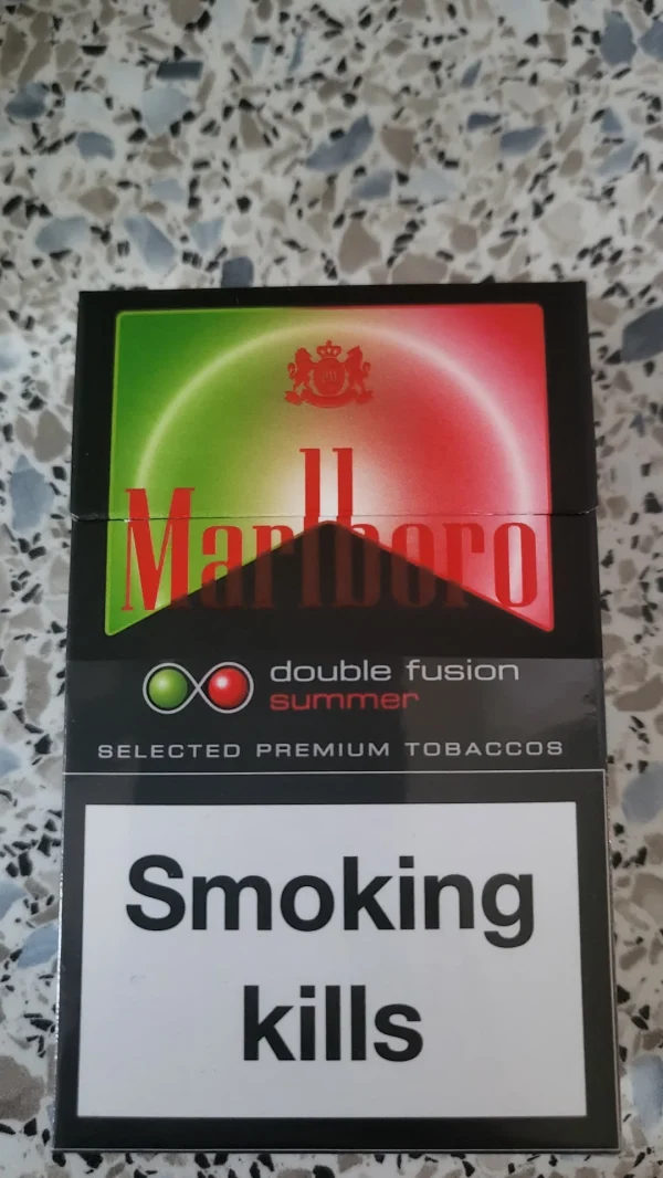 Marlboro Double Fusion Summer Sigara paketi, karpuz ve mentol aroması ile dikkat çekiyor.