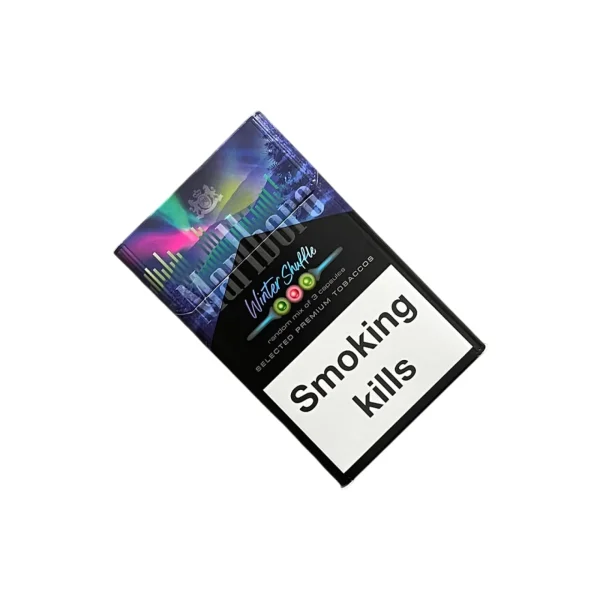 Marlboro Winter Shuffle Sigara paketi, mentol ve kış meyveleri aroması ile dikkat çekiyor.