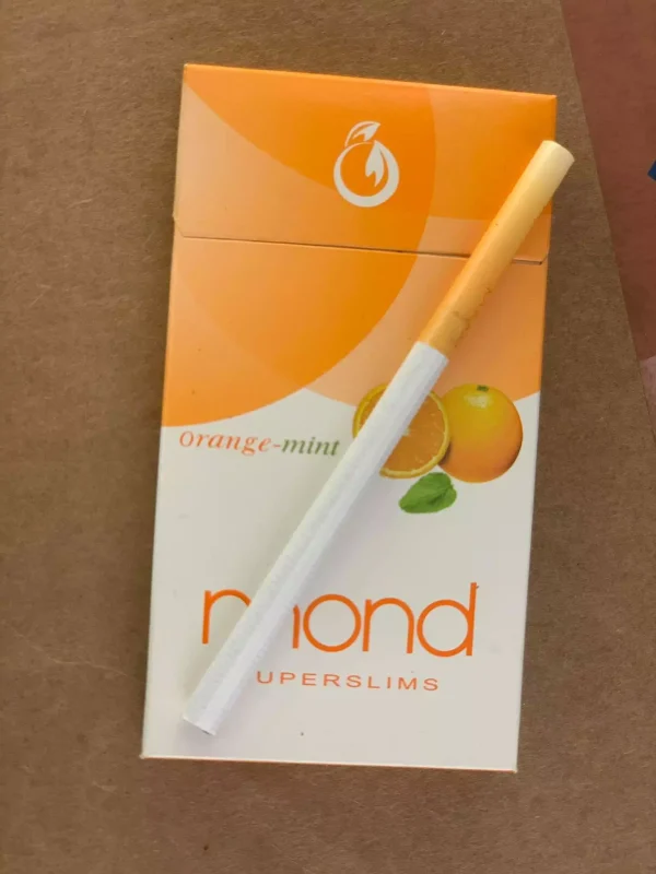 Mond Orange Mint Superslim Sigara, portakal ve nane aromasının tazeleyici birleşimini her içimde sunar. İnce yapısı ve şık tasarımıyla zarif bir seçenek oluşturur.